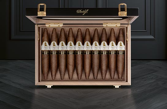 10 Davidoff Winston Churchill Limited Edition 2022 perfecto cigars in opened box